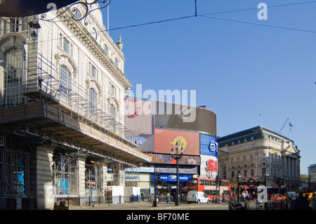 Piccadilly Circus advertising, West End, Londres Banque D'Images