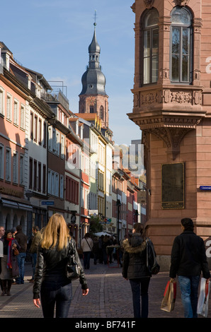 Les personnes à la rue commerçante Hauptstrasse à Heidelberg, Bade-Wurtemberg, Allemagne Banque D'Images