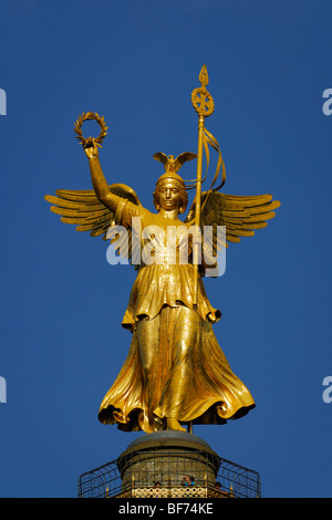 Berlin. L'Allemagne. Statue de Victoria victoire Siegessäule Colonne. Banque D'Images