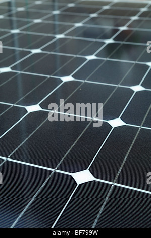 Teinté noir silicium polycristallin panneau solaire photovoltaïque détail Banque D'Images