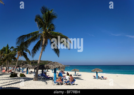 Plage de sable près de l'hôtel Sol Rio de Luna y Mares, Playa Esmeralda, Guardalavaca, Holguin, Cuba, Antilles Banque D'Images