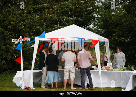 Une Fête du village rural dans les Cotswolds, Eastleach Turville, Gloucestershire, Royaume-Uni Banque D'Images