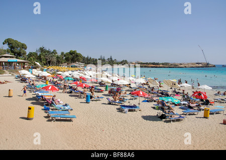 Scène de plage, plage de Nissi, Ayia Napa, Famagouste District, Chypre Banque D'Images