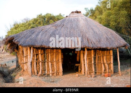 Dans Nsongwe traditionnelles huttes zambien village près de Livingstone. Banque D'Images