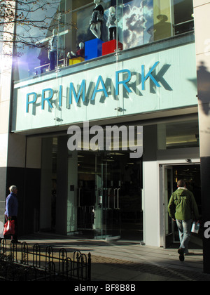 Primark retail fashion outlet, Lincoln, Lincolnshire, Angleterre, Royaume-Uni Banque D'Images