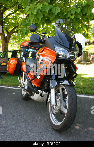 Moto Honda Varadero 125, en pays, Ile-de-France, France, Europe Photo Stock  - Alamy