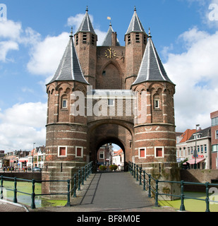 Amsterdamse Poort Haarlem (ca. 1400), le seul survivant de Haarlem town gate. Ville historique Pays-bas Hollande Banque D'Images