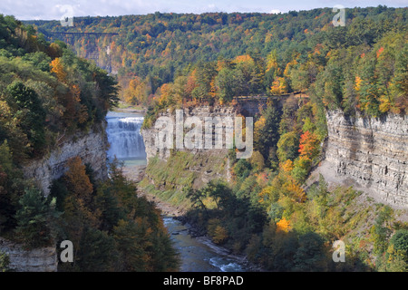 Haute et moyenne, les chutes de la gorge de la rivière Genesee, Letchworth State Park, New York Banque D'Images