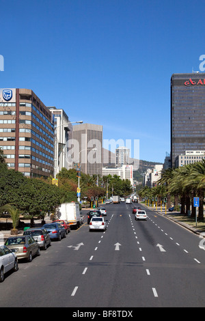 Le quartier financier de la ville du Cap a large, propre des boulevards. L'économie sud-africaine doit être stimulée par la finale de la Coupe du Monde 2010 Banque D'Images