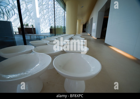 Intérieur de l'hôtel Yas Viceroy sur le grand prix de Formule 1, le circuit Yas Island, Abu Dhabi, UAE Banque D'Images