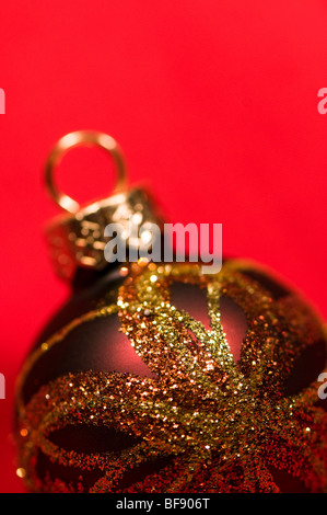 Étoile de Noël sur fond rouge Banque D'Images