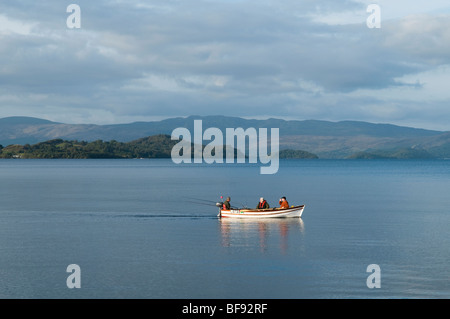 Bateau sur le Loch Lomond de Duck Bay Banque D'Images