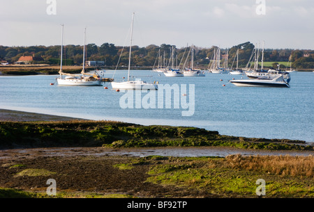 Bateaux sur la rivière Beaulieu, Hampshire, Royaume-Uni Banque D'Images