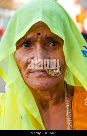 Femme Rajput hindou à Pushkar dans le Rajasthan en Inde Banque D'Images