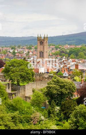 St Laurence's Church et château de Whitecliff, Ludlow, Shropshire, England UK Banque D'Images