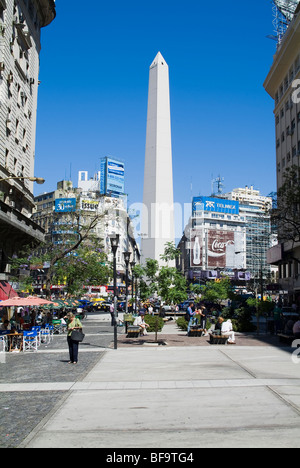 El Obelisco, l'Obélisque et de l'avenue Corrientes, Buenos Aires, Argentine Banque D'Images