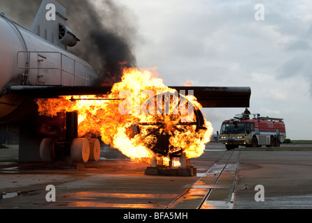 Moteur d'avion formation incendie avec des flammes d'age Banque D'Images