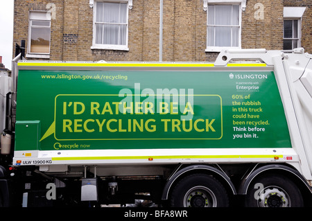 Islington Council déchets camion avec le slogan - je préférerais être un camion de recyclage - imprimé sur le côté de la poubelle à Highbury Londres Royaume-Uni Banque D'Images