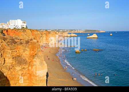 Cliffs, près de Praia da Rocha, Algarve, Portugal Banque D'Images