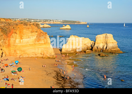 Cliffs, près de Praia da Rocha, Algarve, Portugal Banque D'Images