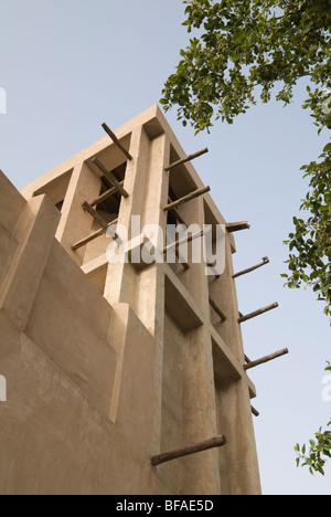 Tour éolienne traditionnels dans le domaine du patrimoine, Dubai Bastakiya Banque D'Images