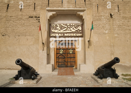 Le Musée de Dubaï à l'entrée le Fort Al Fahidi Banque D'Images
