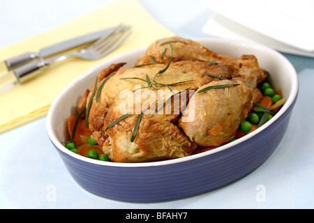 Poulet à l'estragon. . Recette disponible. Banque D'Images