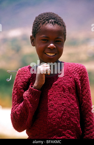 1, un garçon, zimbabwéennes, zimbabwéennes, garçon, jeune garçon, l'établissement, l'est de la ville de Mutare, province de Manicaland, au Zimbabwe, l'Afrique Banque D'Images