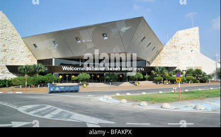 L'aéroport international Ben Gourion, Israël Bienvenue sur Israël signe au-dessus du hall d'arrivée Banque D'Images