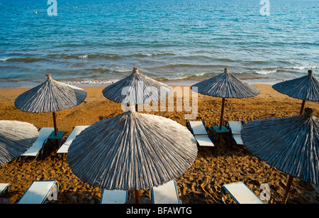 Xi beach près de Lixouri sur la péninsule de Pali Kefalonia - soleil et sable rouge Banque D'Images