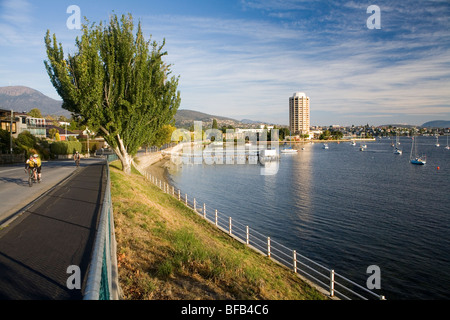 Vue de Casino Wrest Point et la rivière Derwent de Sandy Bay Road à Hobart Banque D'Images