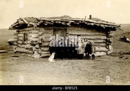 Les élèves de l'inspection de chien Cabane d'une pièce Schoolhouse Banque D'Images