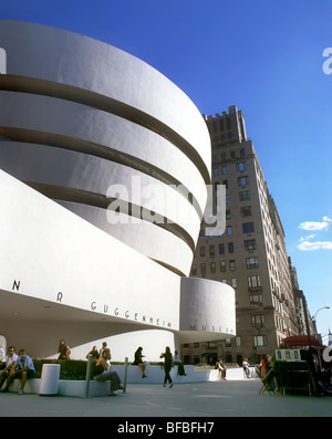 Le Musée Guggenheim (conçu par Frank Lloyd Wright), la ville de New York. Banque D'Images