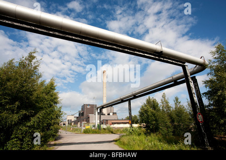 Pipeline de pétrole à une centrale électrique de chauffage urbain , Toppila Oulu Finlande Banque D'Images