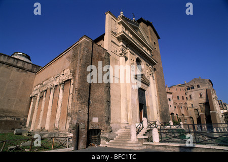 Église San Nicola à Carcere, Rome, Italie Banque D'Images