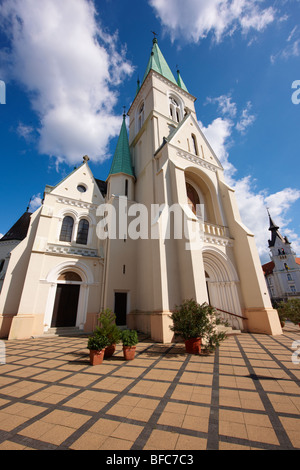 La cathédrale néo-gothique (Nagybuldoggasszony Stekesegyhaz) de Kaposvar capitale de Somogy megye (comté), Hongrie Banque D'Images