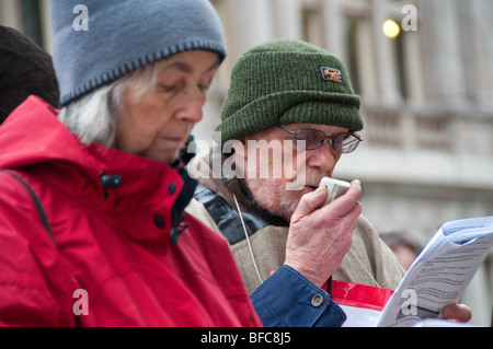 Pax Christi & Christian CND Mercredi des Cendres Liturgie de la repentance et la résistance au ministère de la défense contre les armes nucléaires Banque D'Images