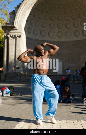 Artiste de rue à Naumberg Bandshell, Central Park, New York City Banque D'Images