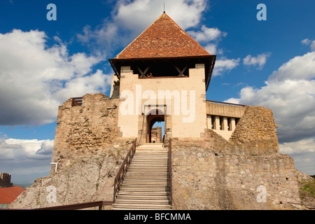 Château de Visegrad dans le ciel ( Visegradi Var - Fellegvar], Hongrie Banque D'Images