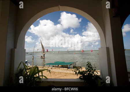 Vue à l'Archway - Shela Village - Île de Lamu, Kenya Banque D'Images