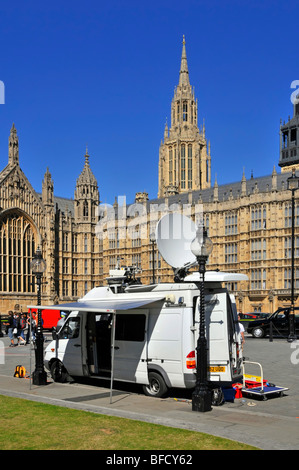 En dehors de diffusion par satellite à la van chambres du Parlement Banque D'Images