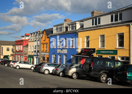 Maisons colorées à Clifden, Irlande Banque D'Images