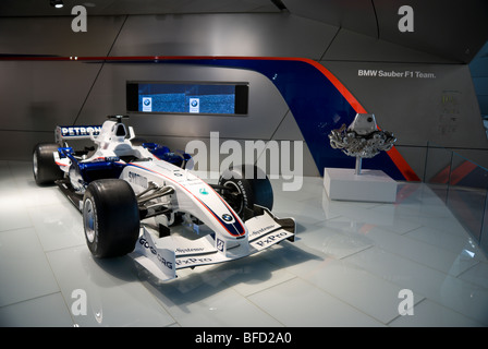 L'échantillon d'une automobile F1 de BMW, affiché dans le BMW Welt à Munich, Allemagne Banque D'Images
