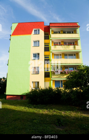 Blocs de logement résidentiel polonaise dans la ville de Kedzierzyn-Kozle. La Pologne. Banque D'Images