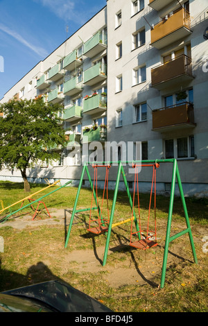 Blocs de logement résidentiel polonaise dans la ville de Kedzierzyn-Kozle. La Pologne. Banque D'Images