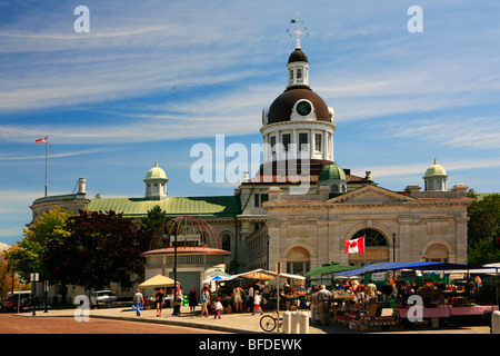 Marché le dimanche et l'Hôtel de Ville, Kingston, Ontario, Canada Banque D'Images