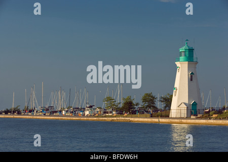 Port Dalhousie Harbour et le phare sur le lac Ontario, St. Catharines, Ontario, Canada Banque D'Images