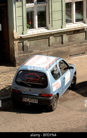 Livraison de pizza en Pologne. Banque D'Images