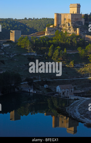 Marques de Villena château (aujourd'hui Parador Nacional, un hôtel géré par l'état), Alarcon. La province de Cuenca, Castille la Manche, Espagne Banque D'Images