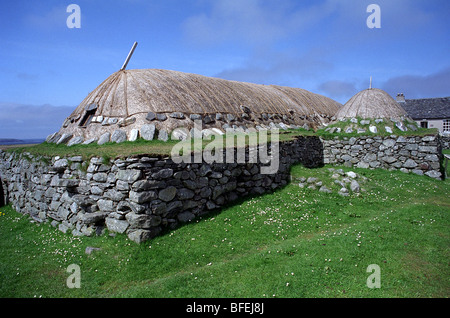 Règlement de l'âge du fer maisons réplique bosta beach Great Bernera isle of lewis Ecosse Banque D'Images